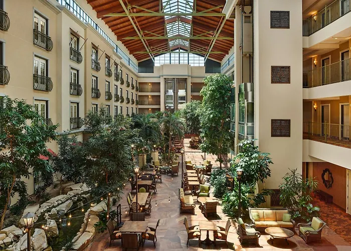 Woolley'S Classic Suites Aurora